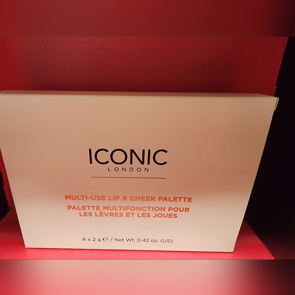ICONIC LONDON Multi-Use Lip and Cheek Palette